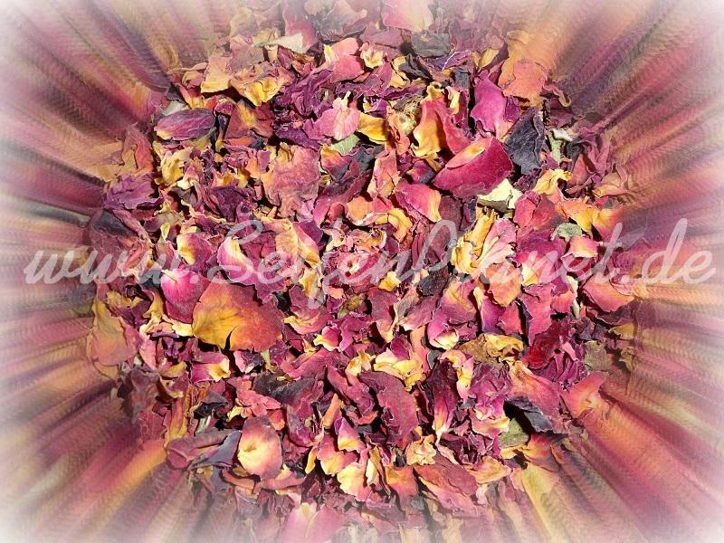Rosenblütenblättern rot geschnitten 100 g » 4,55 € » SeifenPlanet-Onlineshop